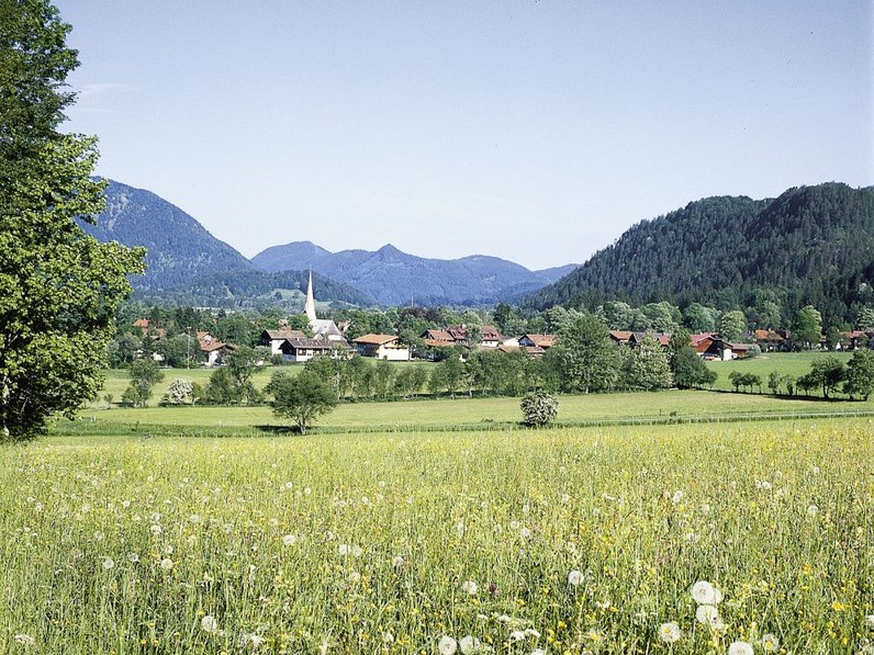 Bild Ortsansicht Bayrischzell im Sommer